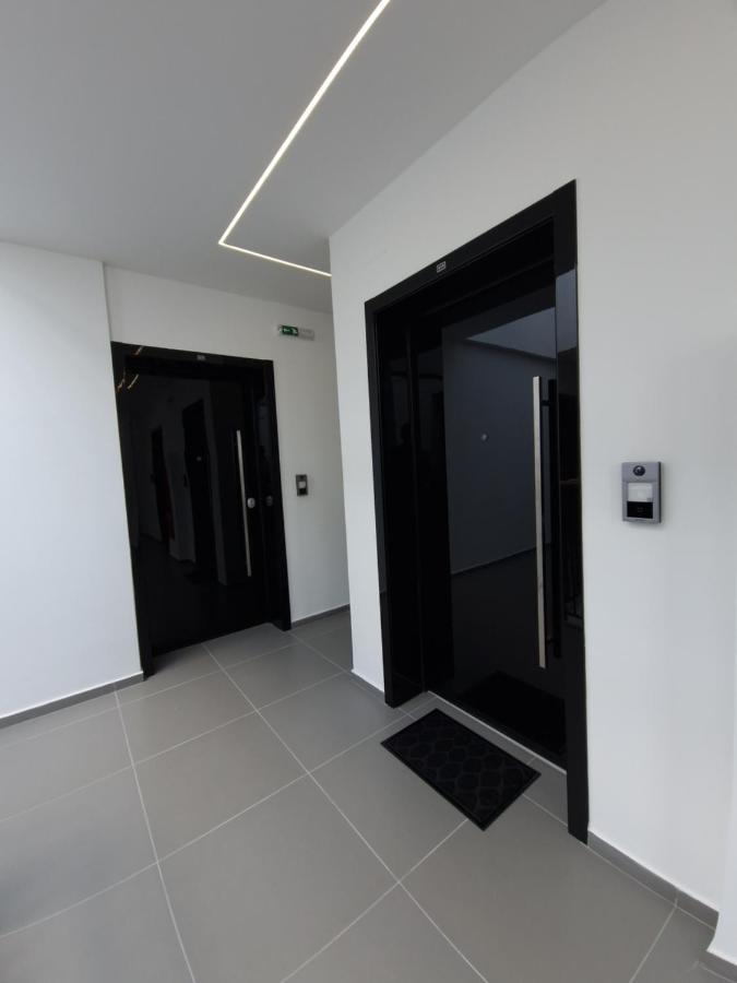 Smart Loft Apartment Тузла Екстериор снимка