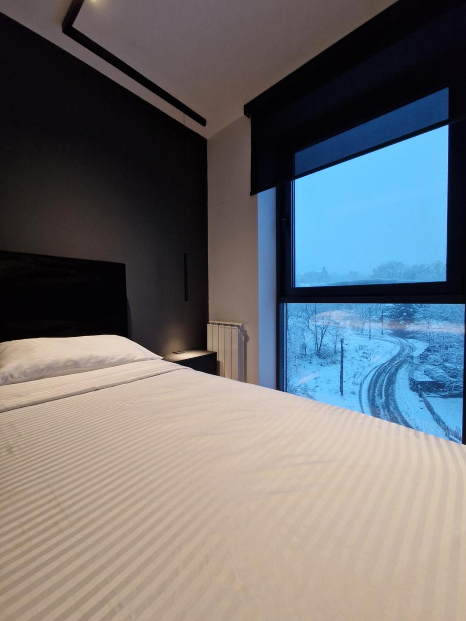 Smart Loft Apartment Тузла Екстериор снимка